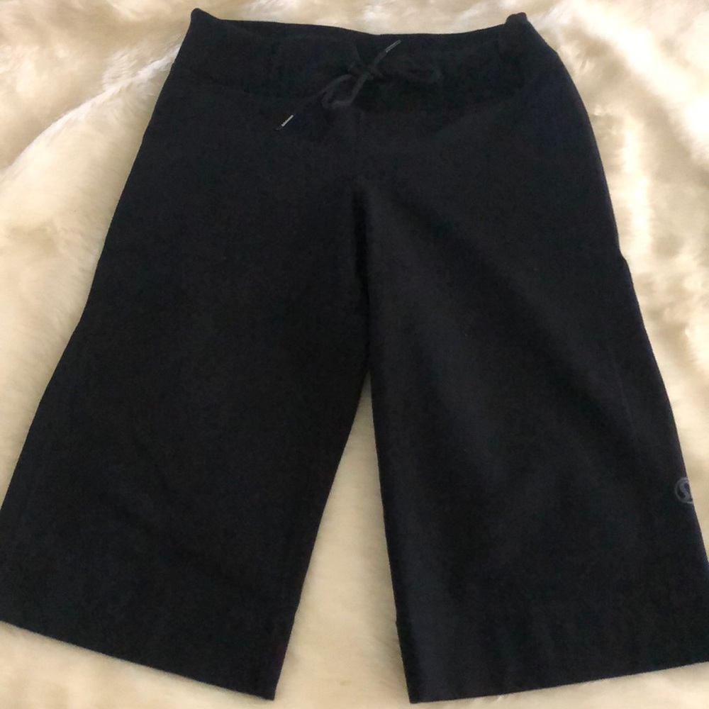 Lululemon black culottes
